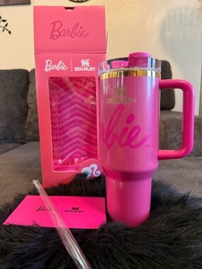 40 oz Stanley Pink Barbie Travel Tumbler with Handle
NOT FOR SALE